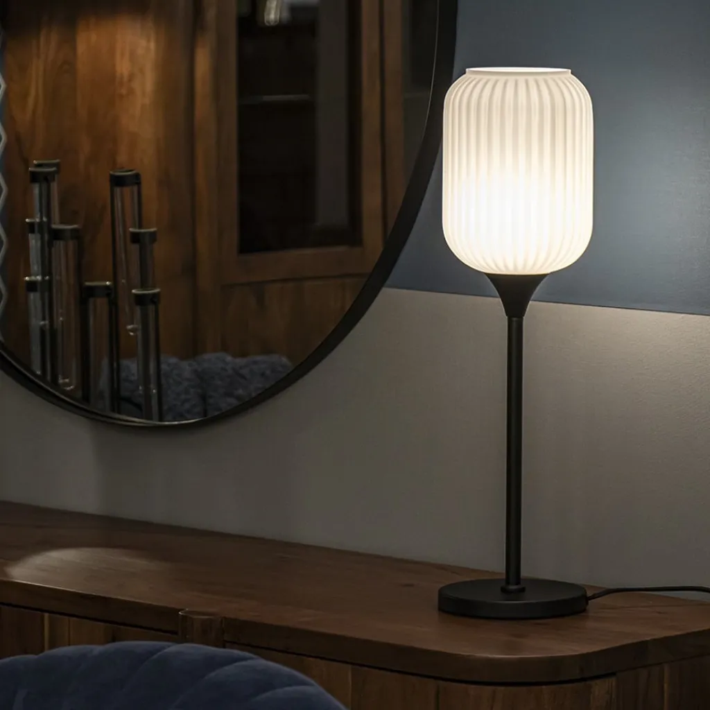 Straluma Hoge tafellamp zwart met wit glazen kap> Slaapkamerlampen|Woonkamerlampen