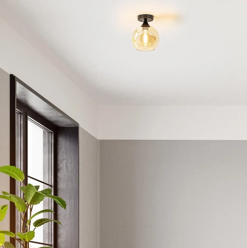Straluma Kleine plafondlamp zwart met amber glazen bol> Plafondlampen|Klassieke Verlichting