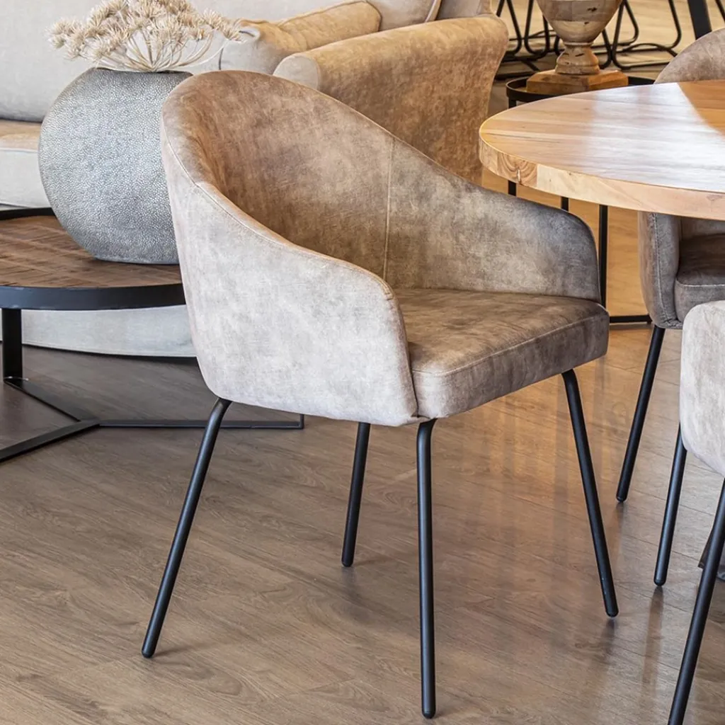 Straluma Stoffen armstoel sand met smalle metalen poot> Eetkamerstoelen